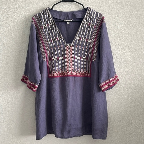 CAbi Tops - CABi Embroidered Linen Tunic Top Size Medium